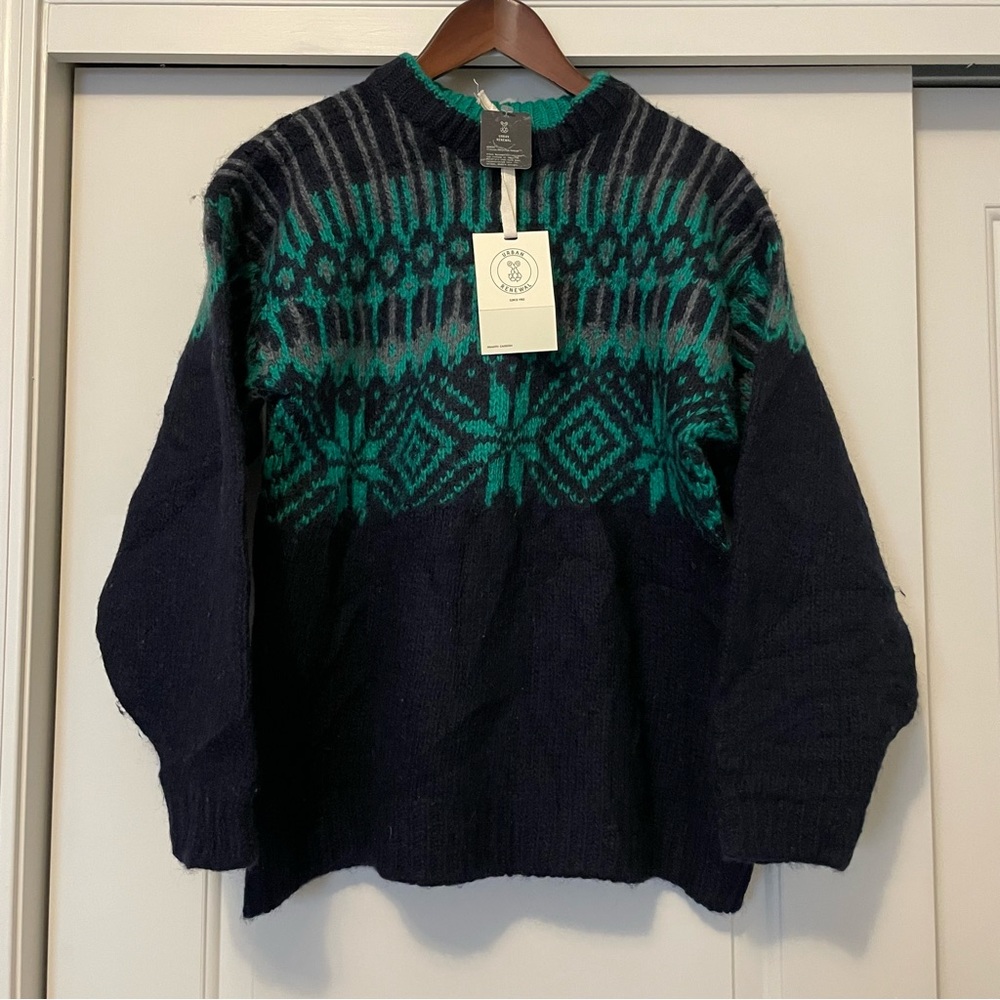 Urban Renewal 100% Wool Sweater Green Snowflake Pattern Navy Blue M Vintage